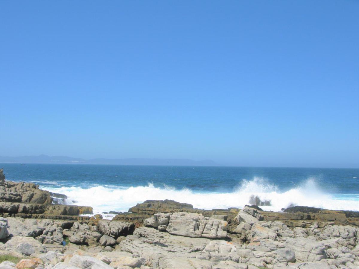 Beachfront Cottage - Hermanus Whale View Exterior photo